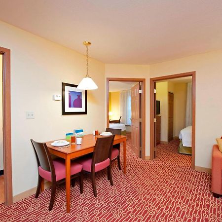 Towneplace Suites By Marriott Bloomington Extérieur photo